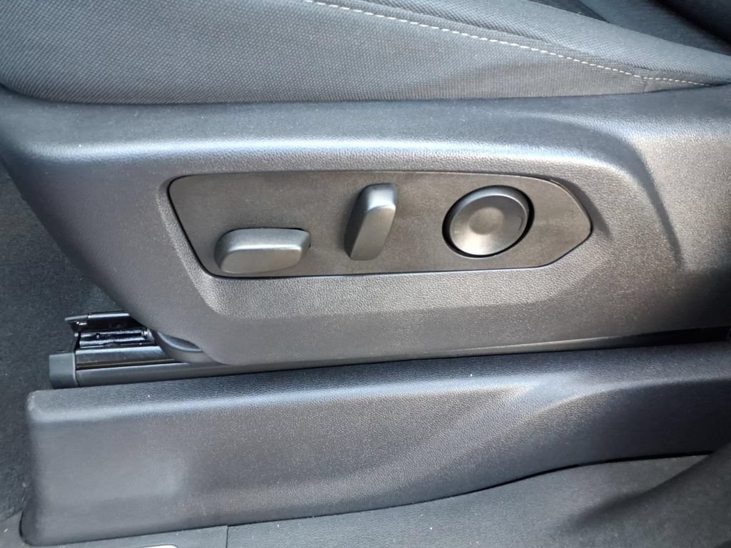 Certified 2024 Chevrolet Silverado 1500 LT AWD/4WD image 17