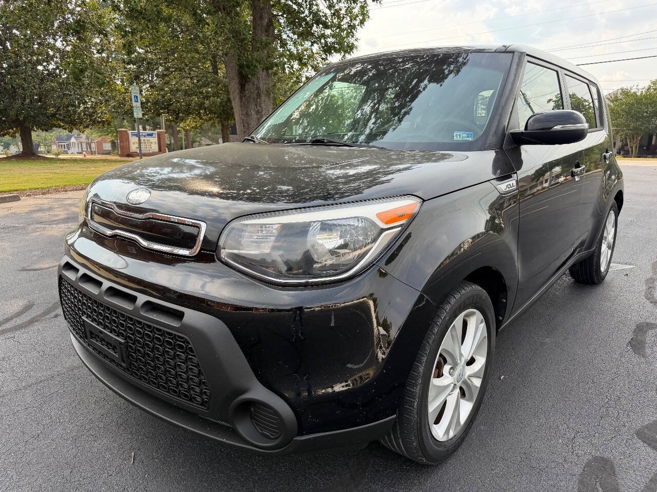 Used 2014 Kia Soul + FWD image 2