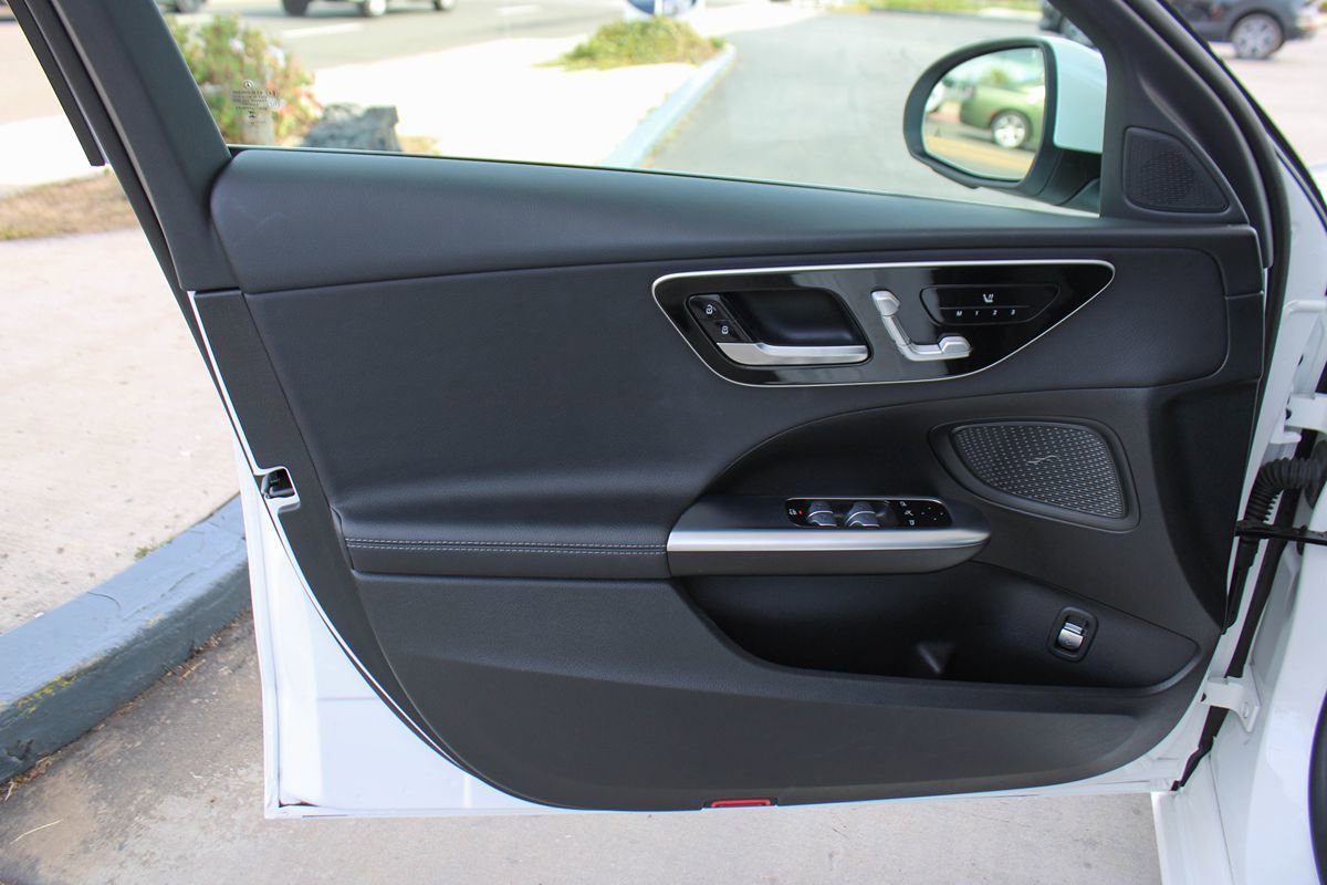Used 2023 Mercedes-Benz C 300 Sedan image 33
