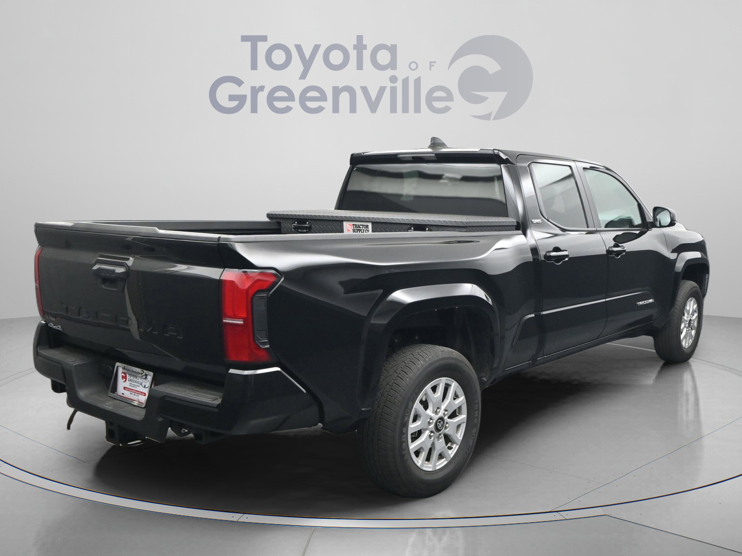 Certified 2024 Toyota Tacoma SR5 AWD/4WD image 17