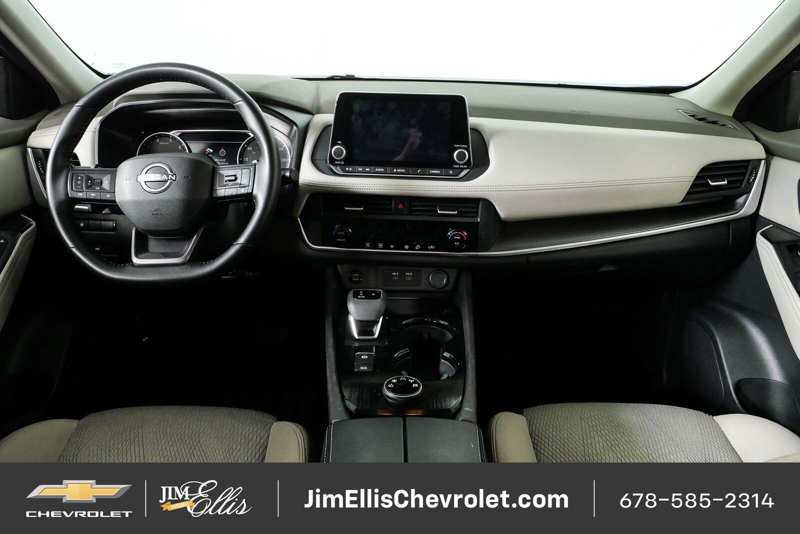 Used 2025 Nissan Rogue SV AWD/4WD image 19