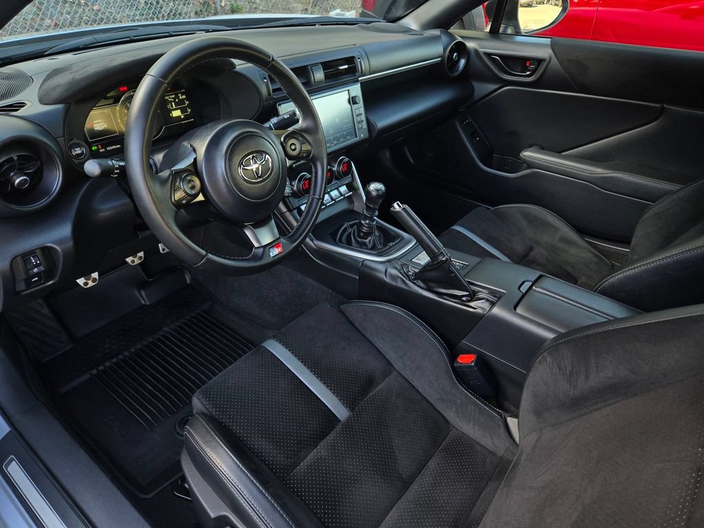 Used 2023 Toyota GR86 Premium w/ ALL Weather Mat Package (TMS) RWD image 10
