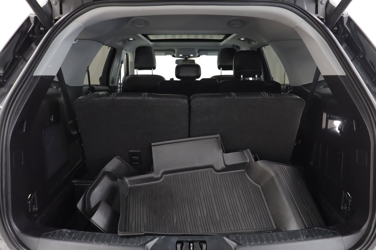 Used 2021 Ford Explorer Limited w/ Equipment Group 301A image 19