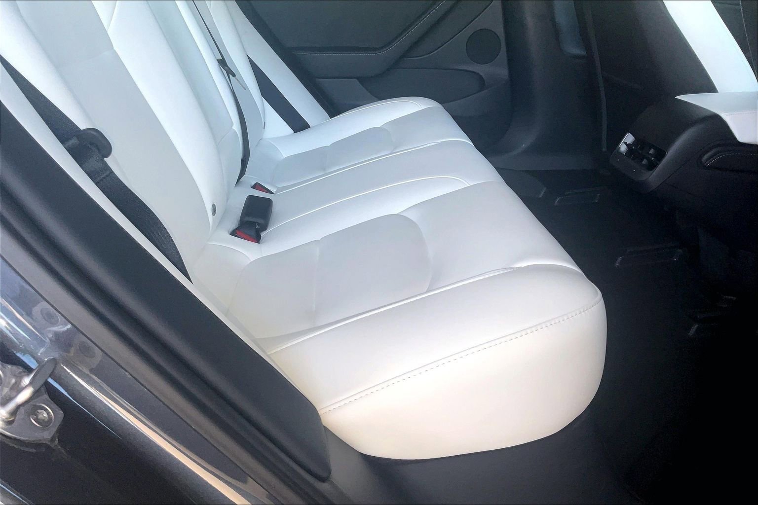 Used 2023 Tesla Model 3 Standard Range RWD image 18