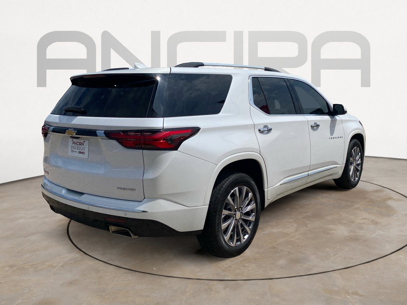 Used 2023 Chevrolet Traverse Premier image 10
