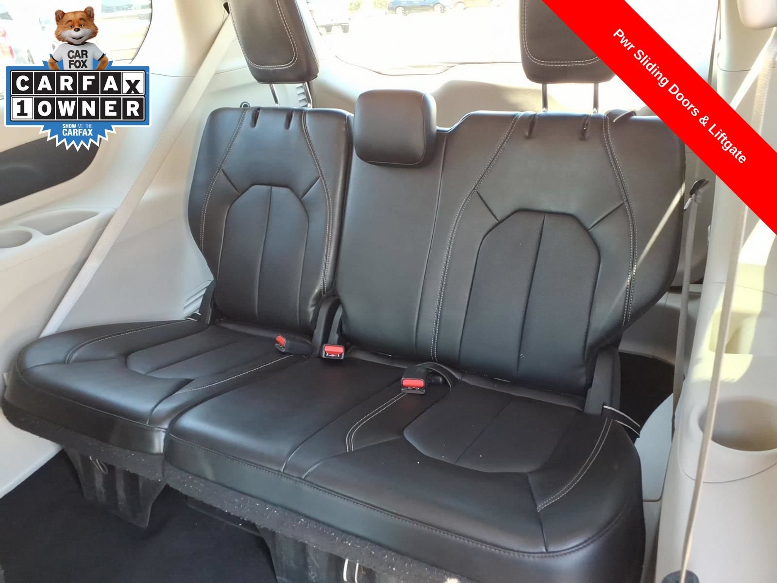 Used 2024 Chrysler Pacifica Touring-L FWD image 18