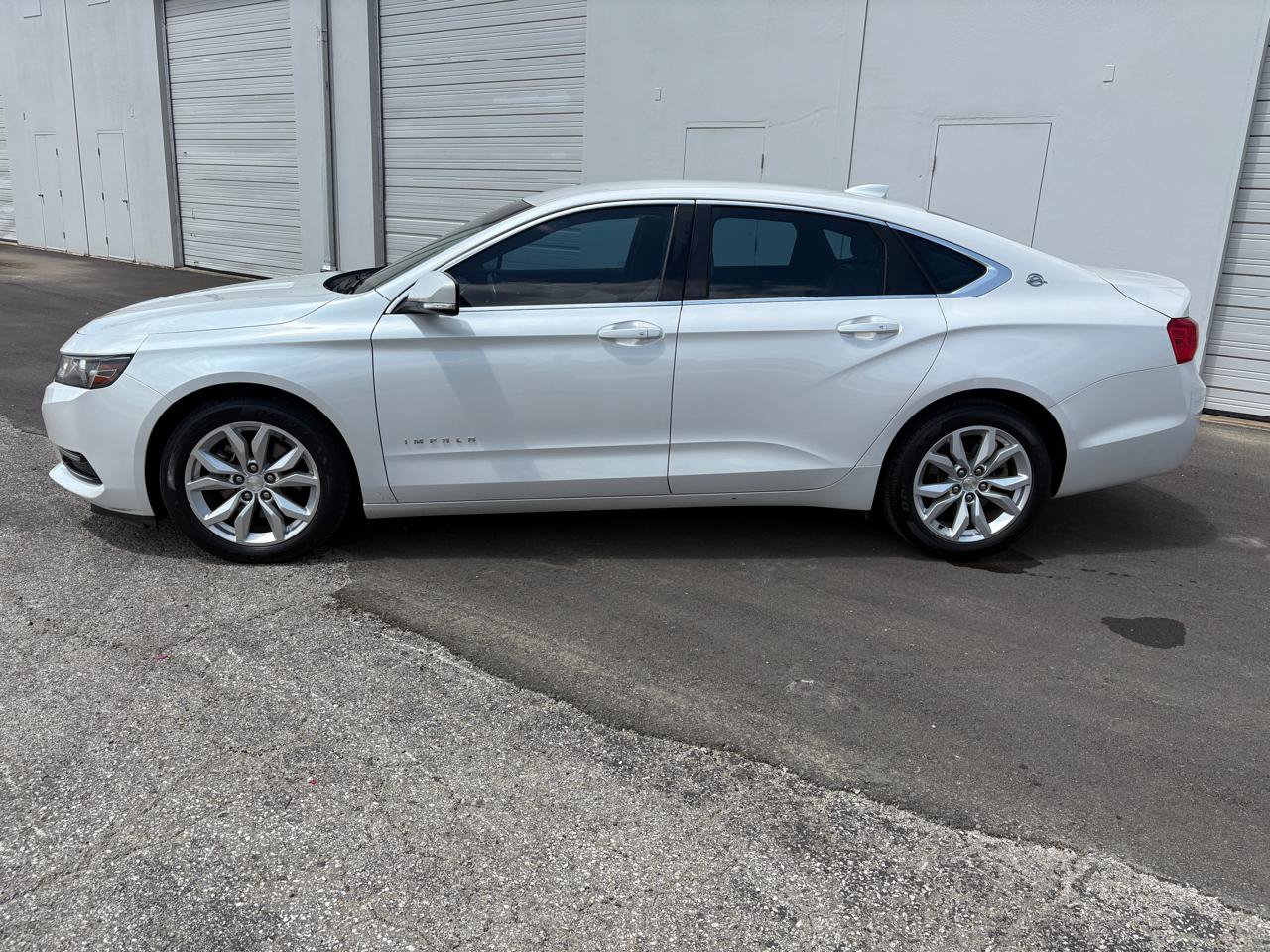 Used 2018 Chevrolet Impala LT w/ LT Leather Package FWD image 2