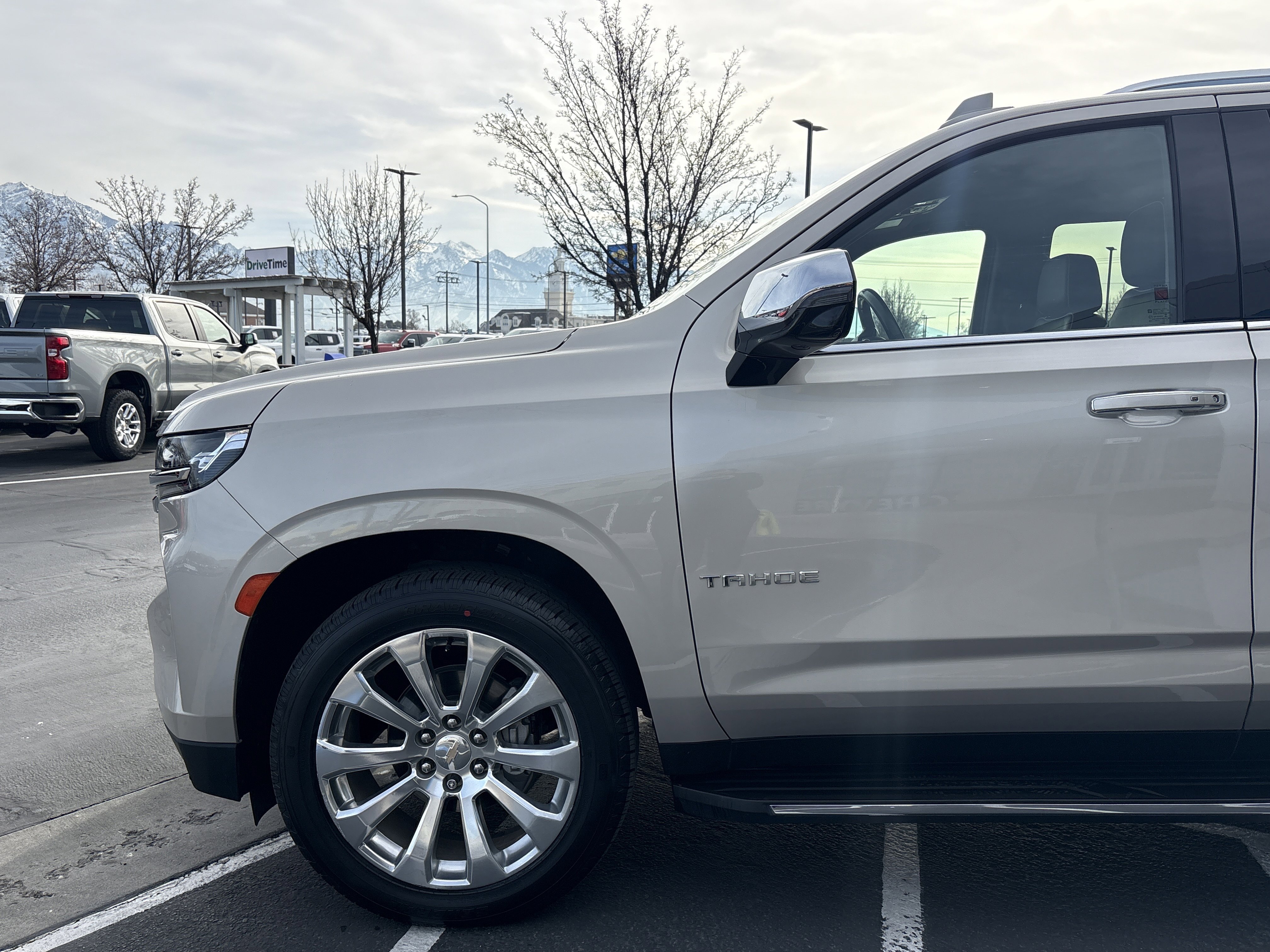 Used 2021 Chevrolet Tahoe Premier w/ Premium Package image 9
