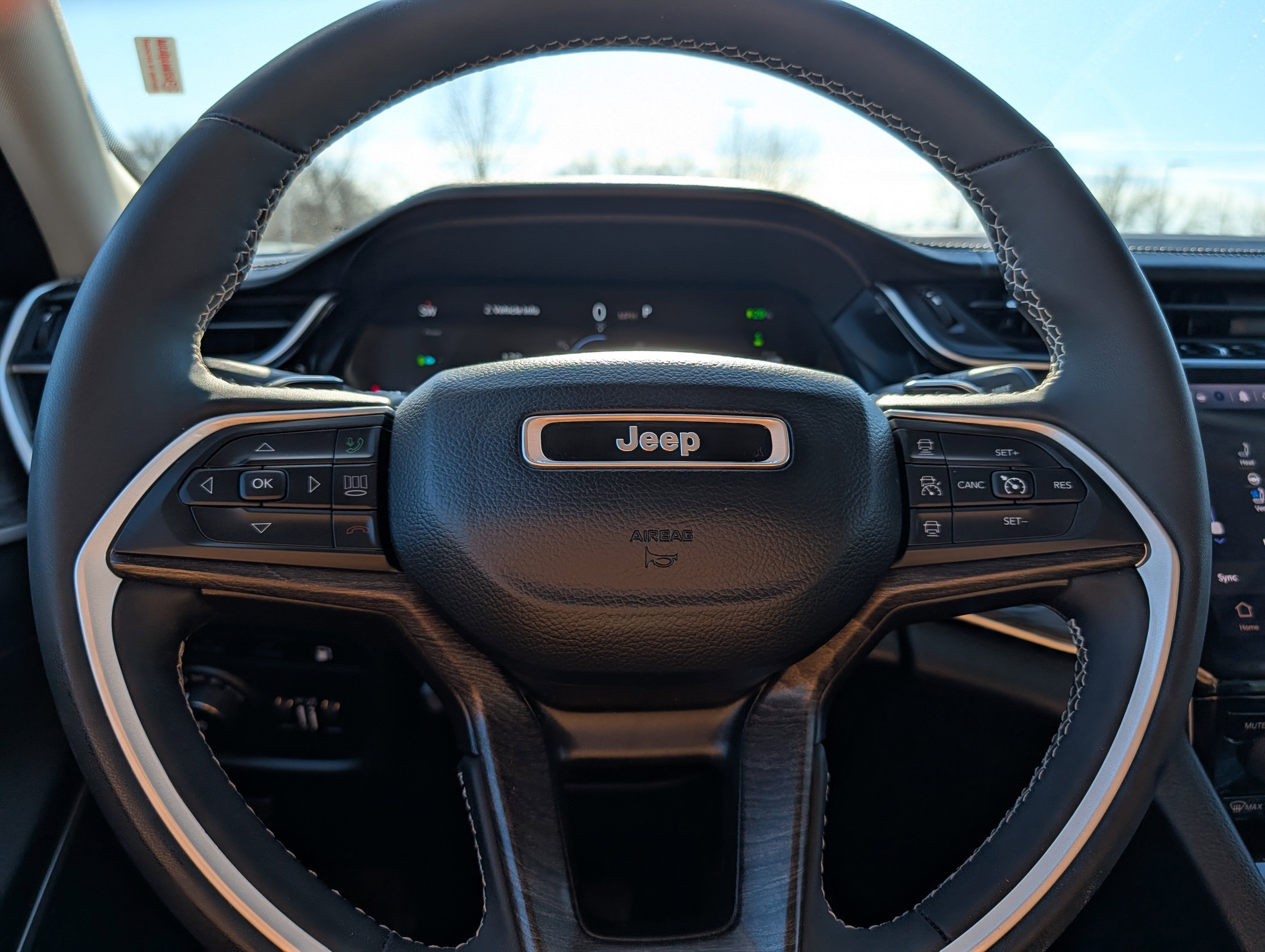 Used 2022 Jeep Grand Cherokee 4WD w/ Luxury Tech Group II image 25