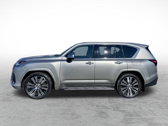 Used 2025 Lexus LX 600 4WD w/ Luxury Package image 8