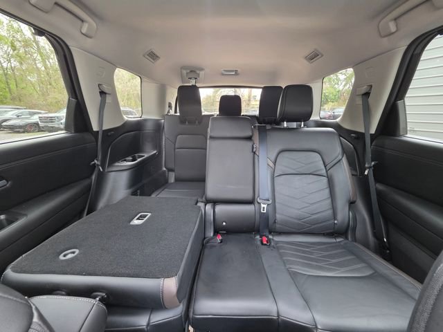 Used 2024 Nissan Pathfinder Platinum w/ Cargo Package image 27