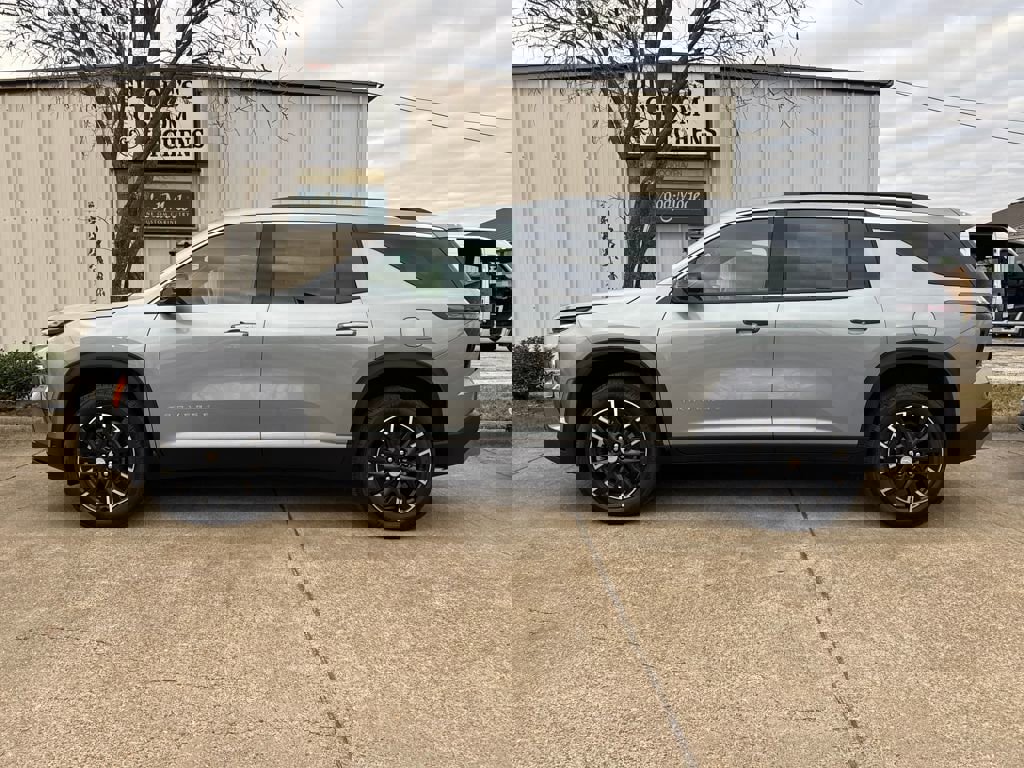 New 2026 Chevrolet Traverse LT w/ Sun and Wheel Package image 2