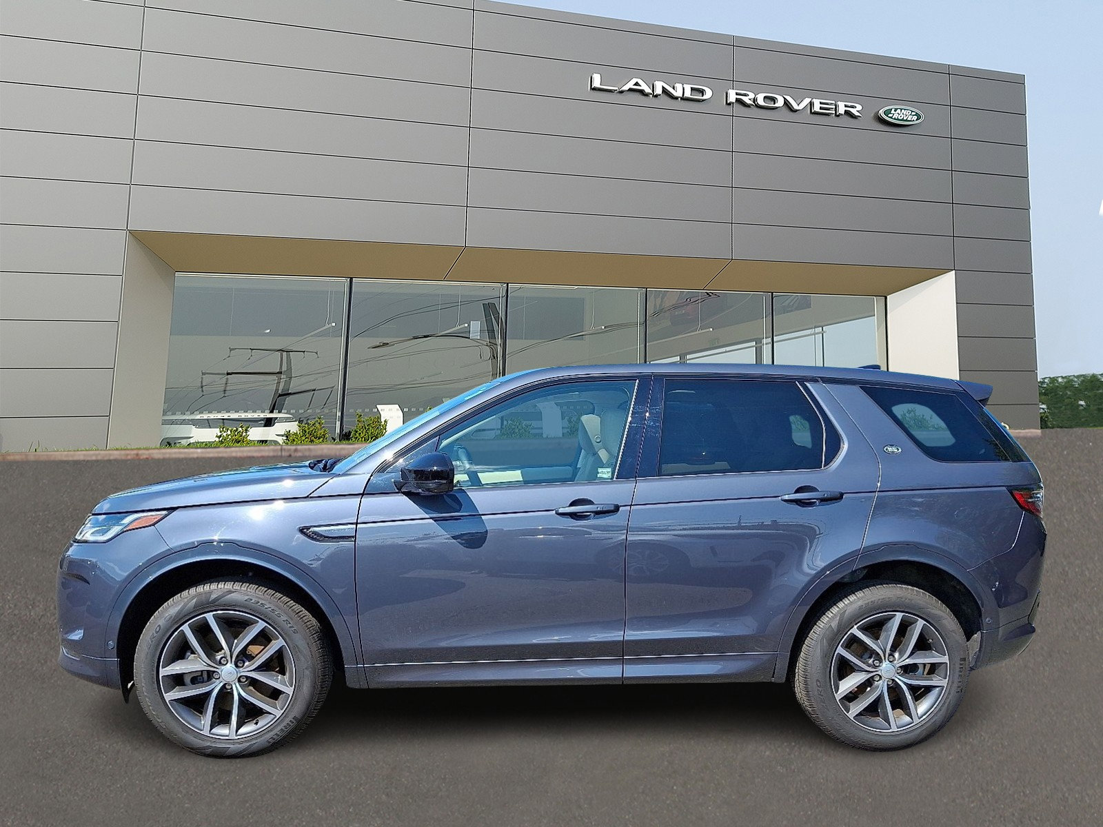 Certified 2025 Land Rover Discovery Sport S image 6