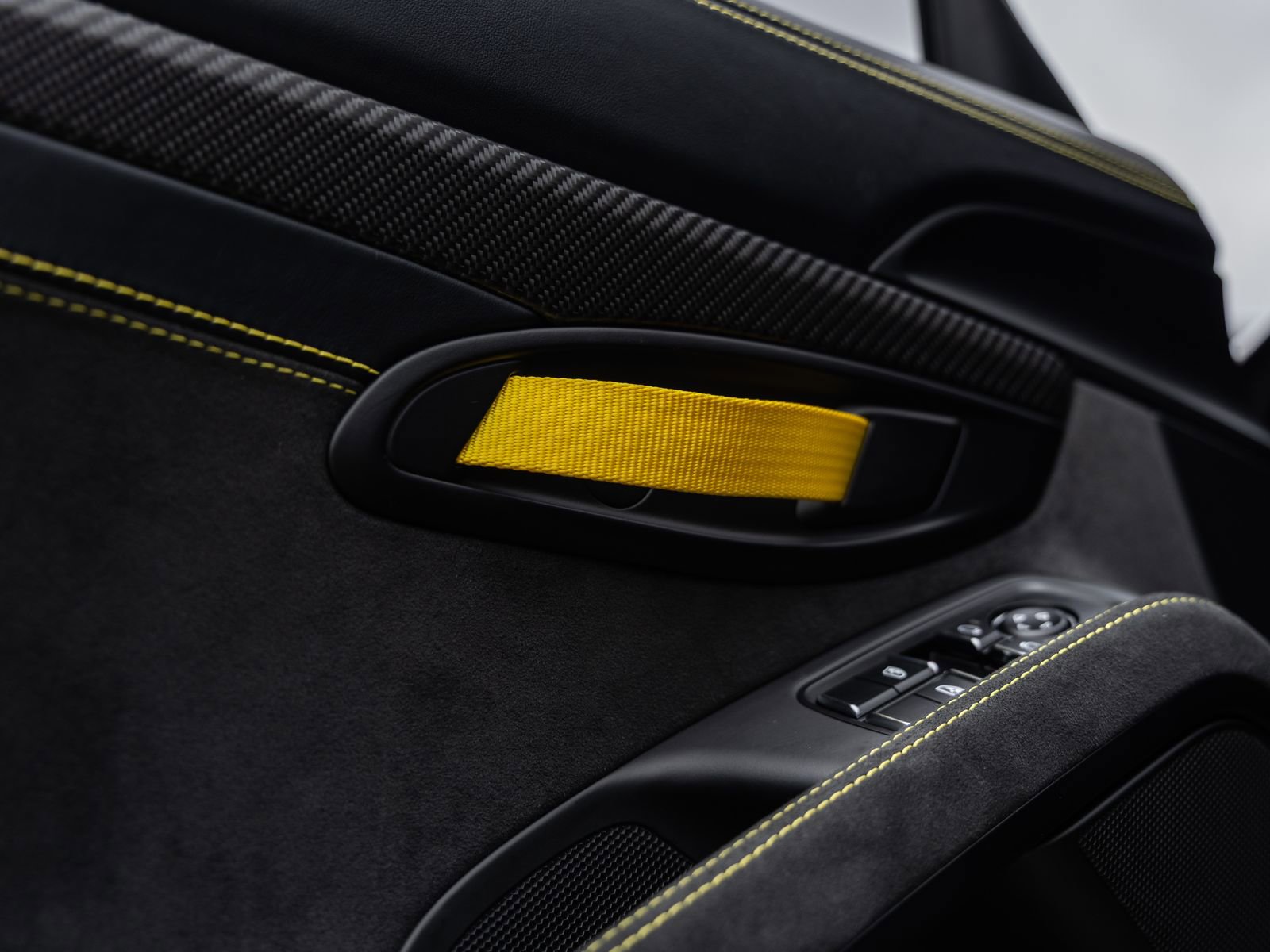 Certified 2025 Porsche 718 Cayman GT4 RS RWD image 39