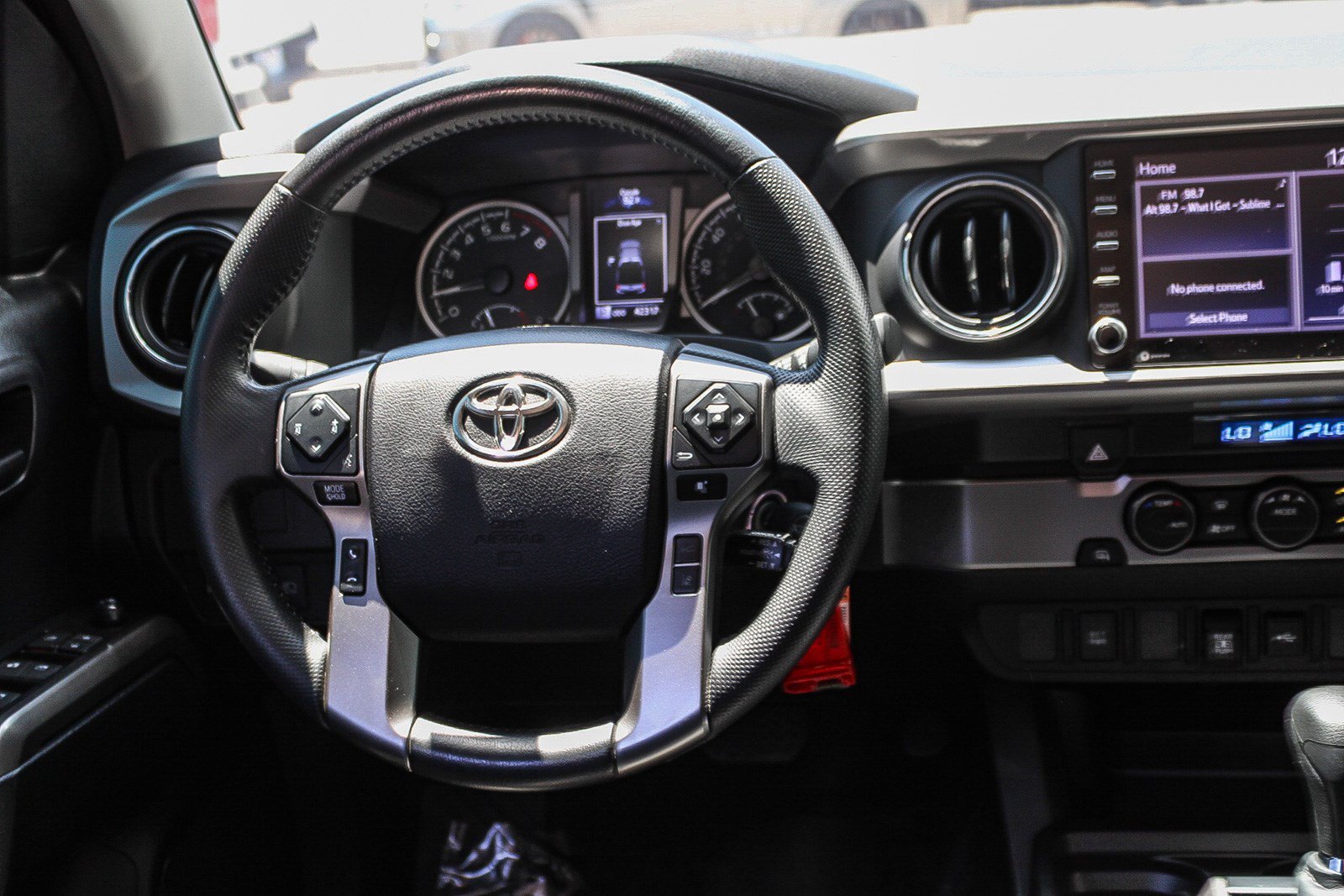 Used 2021 Toyota Tacoma SR5 RWD image 15