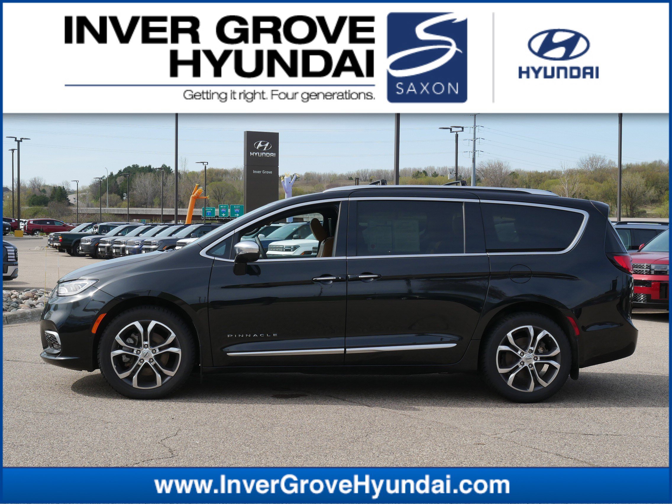 Used 2022 Chrysler Pacifica Pinnacle AWD/4WD image 1