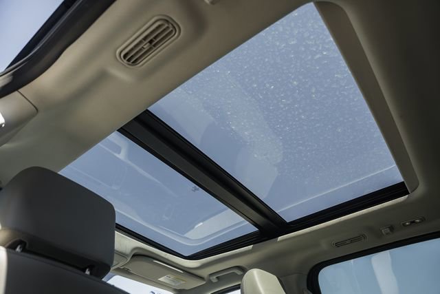 Used 2025 Ford Expedition Active image 47