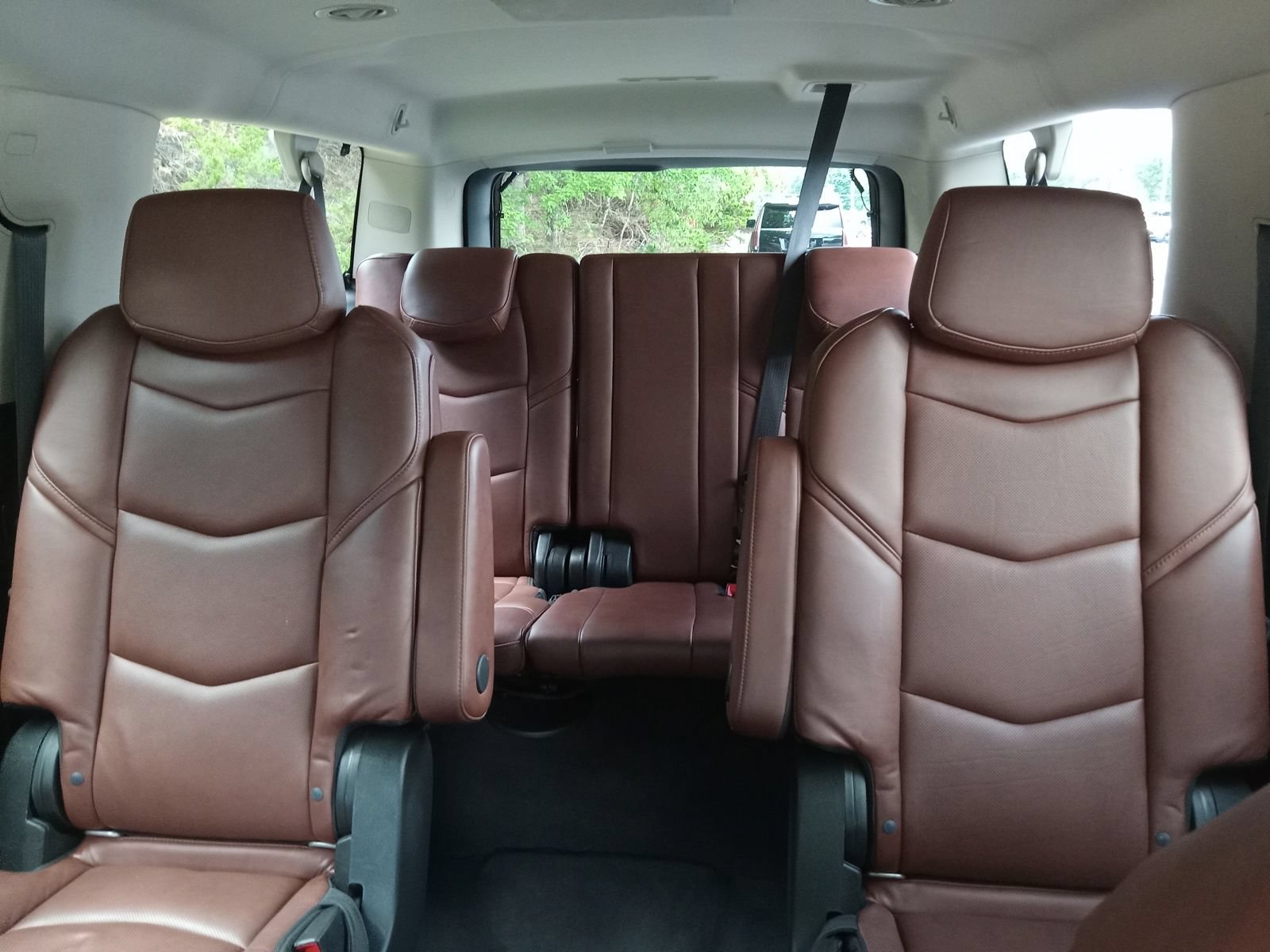 Used 2020 Cadillac Escalade ESV Luxury AWD/4WD image 23