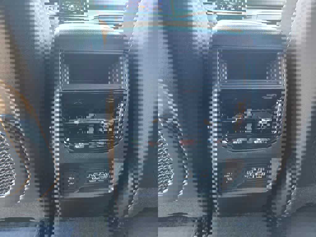 New 2025 Jeep Grand Cherokee Altitude image 15