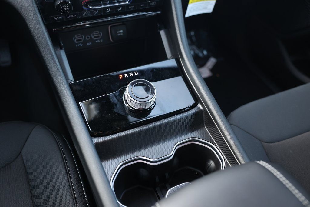 New 2025 Jeep Grand Cherokee Laredo X w/ Trailer Tow Package image 31