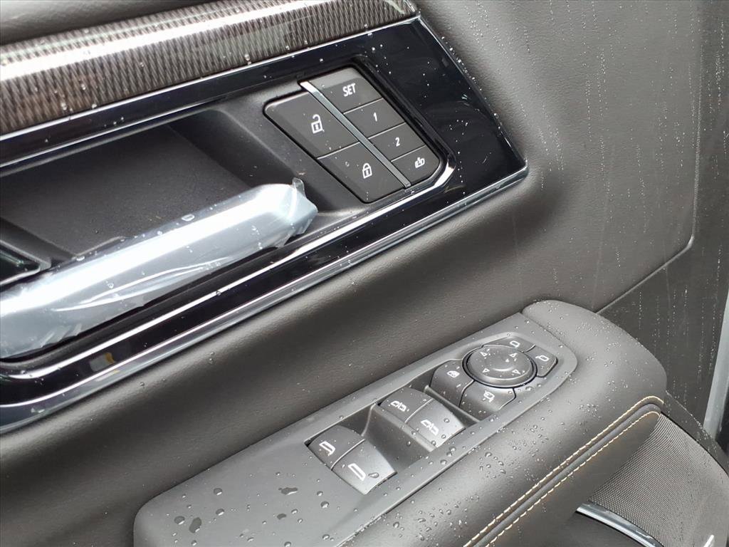 New 2026 GMC Yukon XL Elevation image 17