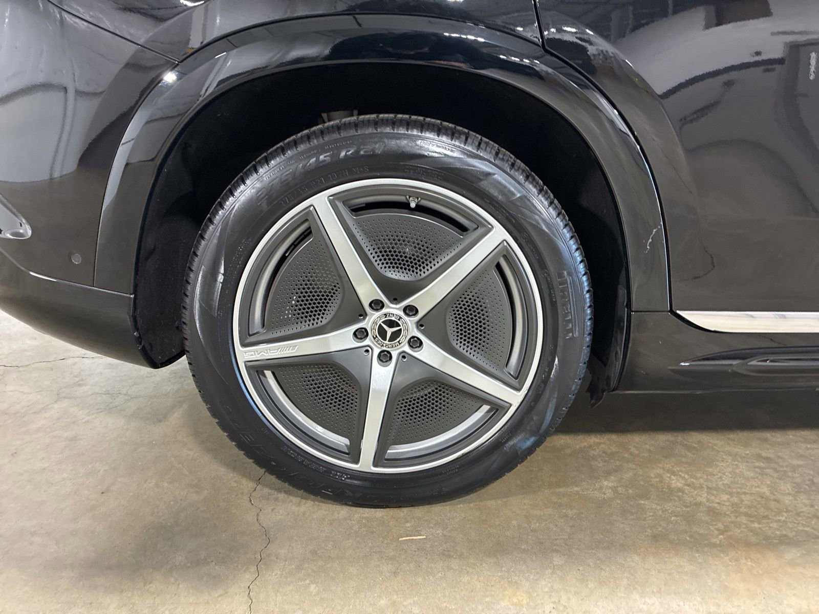 Used 2023 Mercedes-Benz EQS 580 4MATIC SUV image 10