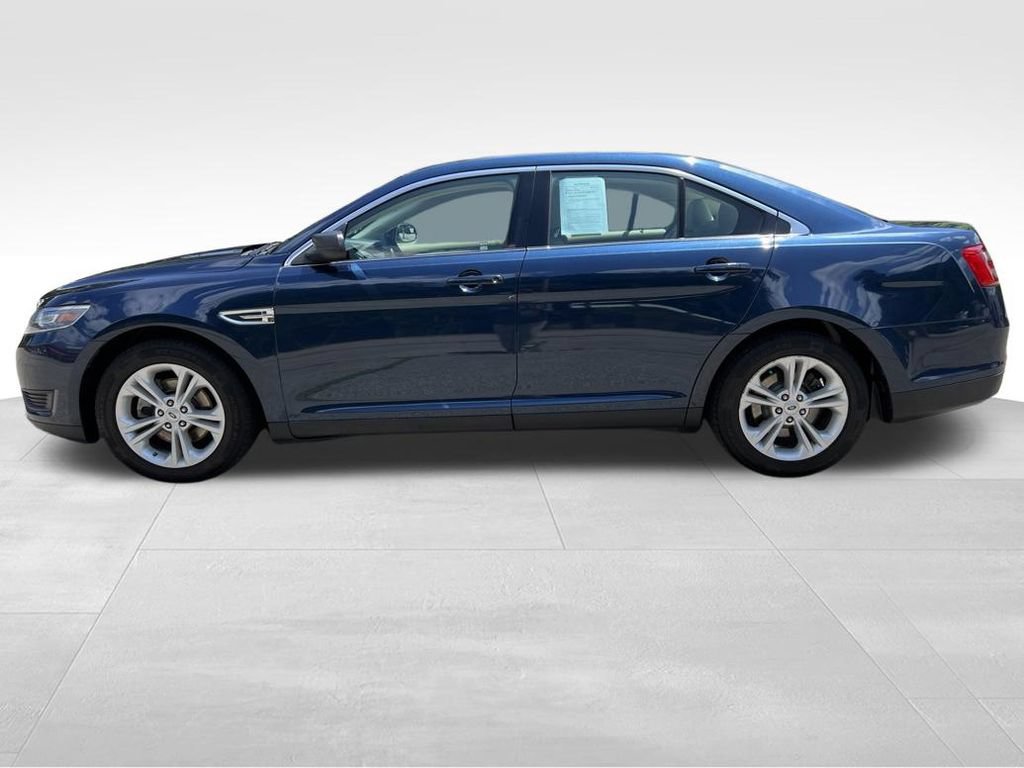 Used 2016 Ford Taurus SE FWD image 10