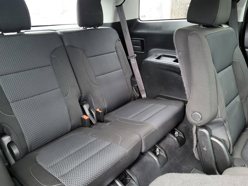 Used 2021 GMC Acadia SLE w/ Driver Convenience Package image 13