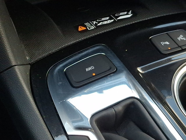 Used 2023 Chevrolet Equinox Premier image 27