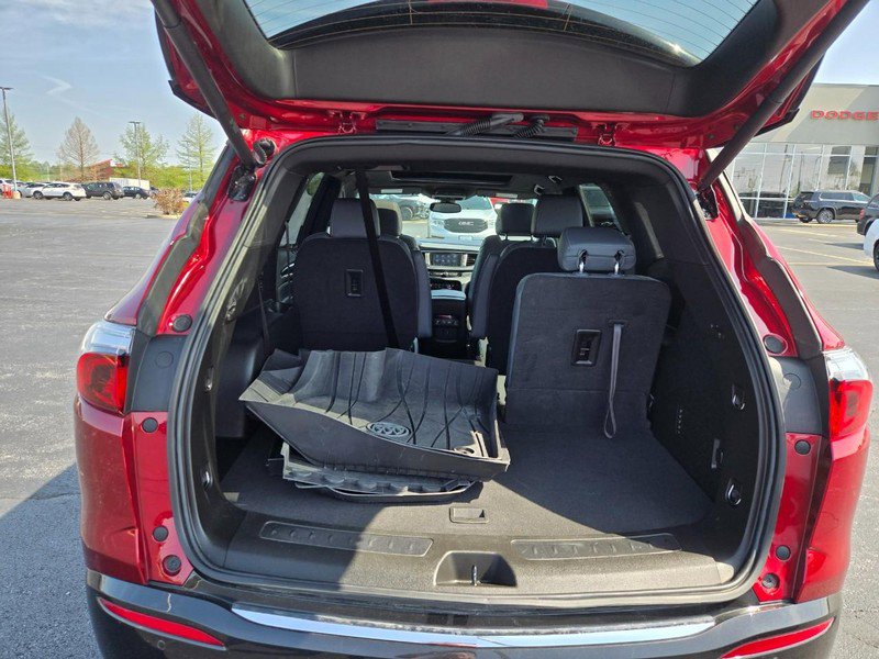 Used 2024 Buick Enclave Essence w/ Experience Buick Package FWD image 6