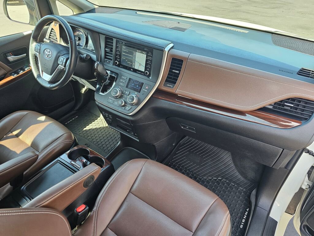 Used 2018 Toyota Sienna Limited AWD/4WD image 11