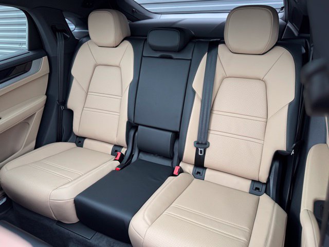 New 2026 Porsche Cayenne Coupe AWD/4WD image 23