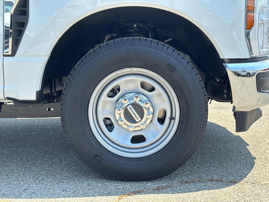 New 2025 Ford F350 XL w/ XL Chrome Package image 24