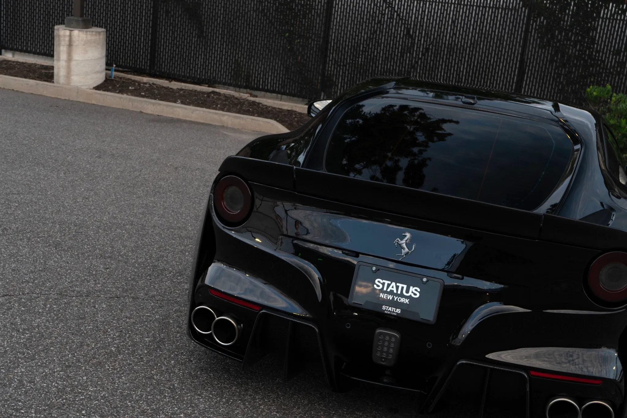 Used 2015 Ferrari F12 Berlinetta RWD image 15