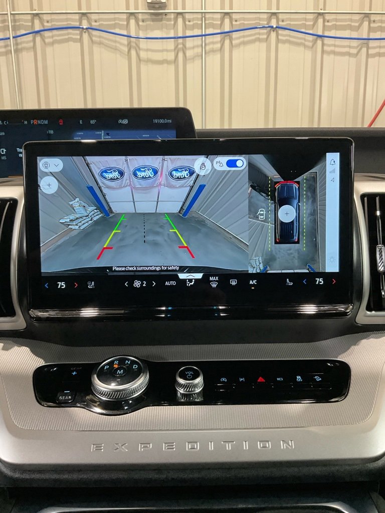 Used 2025 Ford Expedition Active image 21