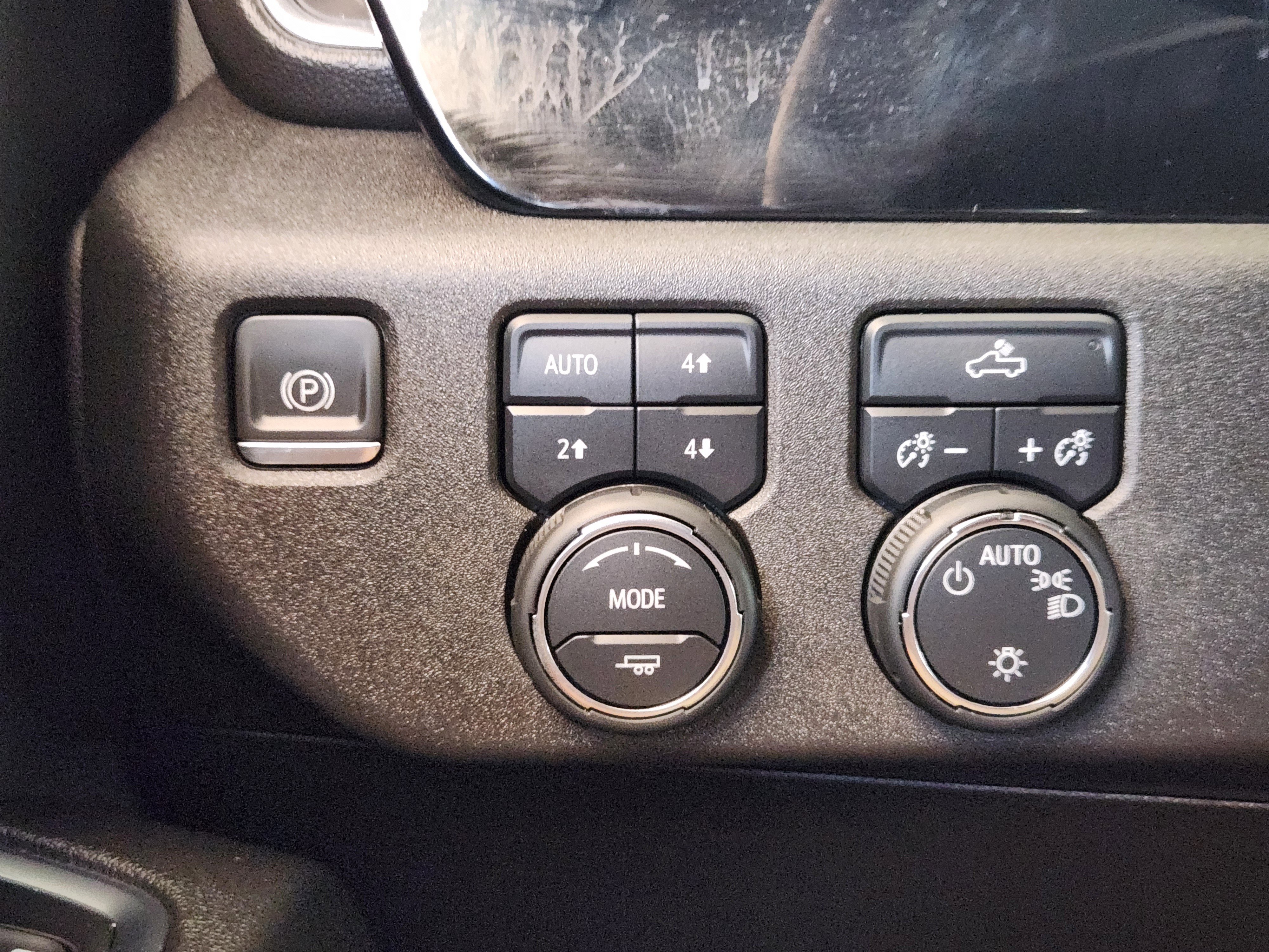 Used 2024 Chevrolet Silverado 1500 LT w/ Z71 Off-Road Package AWD/4WD image 22