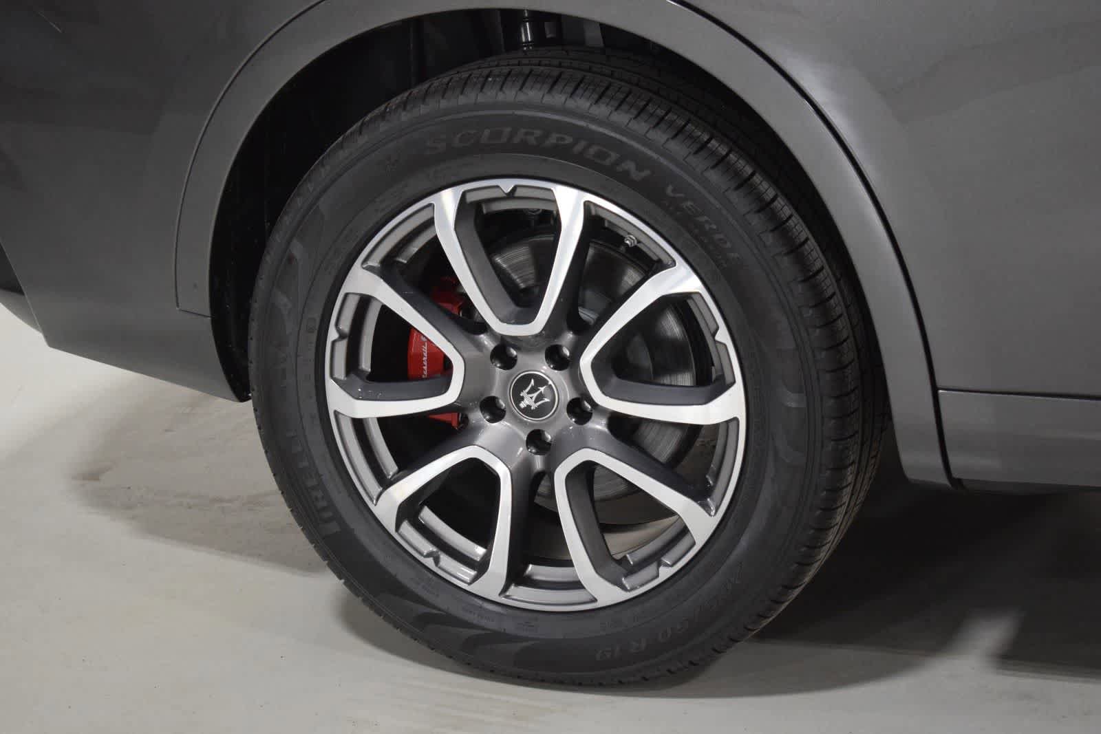 Certified 2022 Maserati Levante Modena AWD/4WD image 16