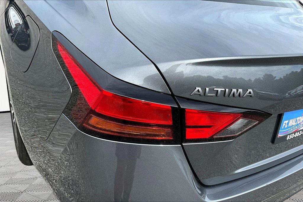 Used 2025 Nissan Altima 2.5 SV FWD image 24