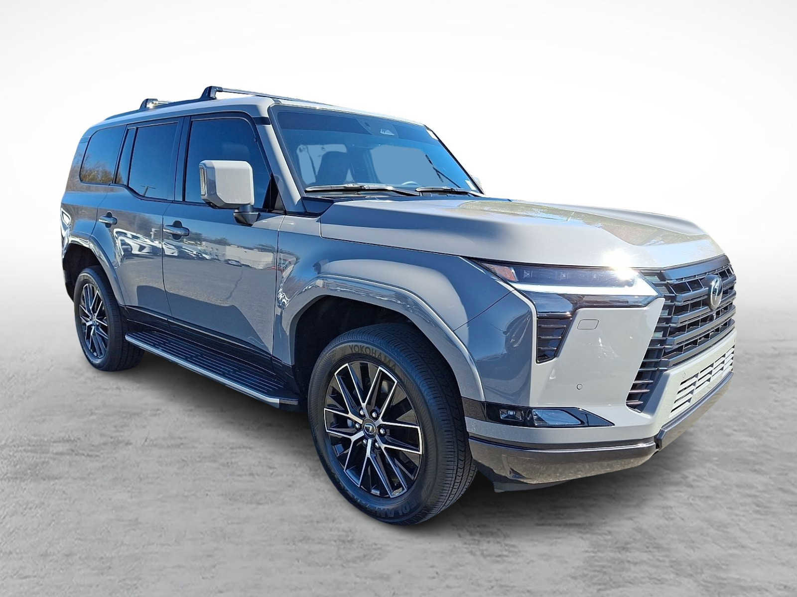 Used 2025 Lexus GX 550 w/ Cold Area Package AWD/4WD image 3