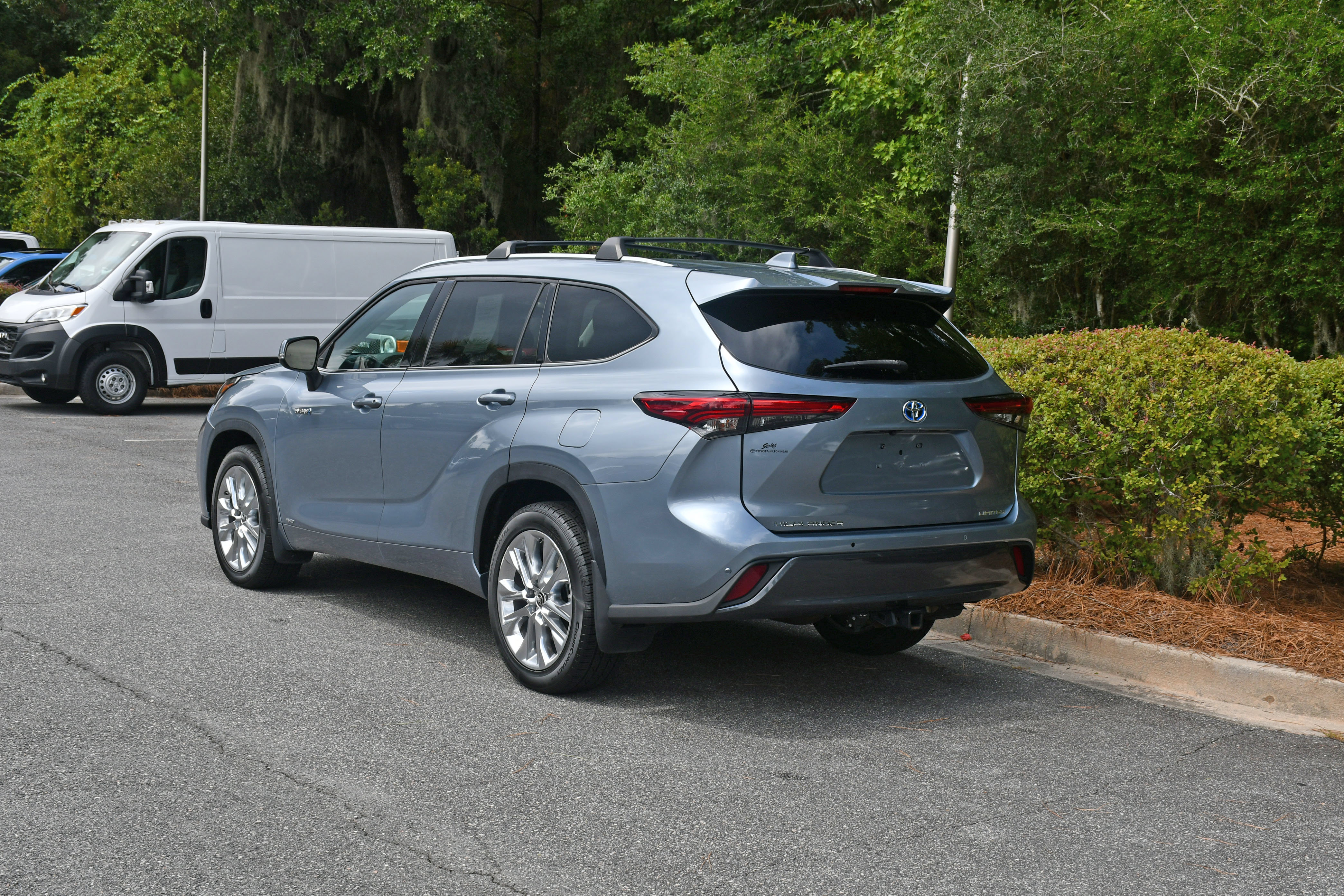 Certified 2021 Toyota Highlander Limited AWD/4WD image 3