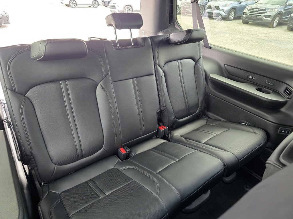 New 2025 Jeep Wagoneer L Series II w/ HD Trailer Tow Package w/25F image 36