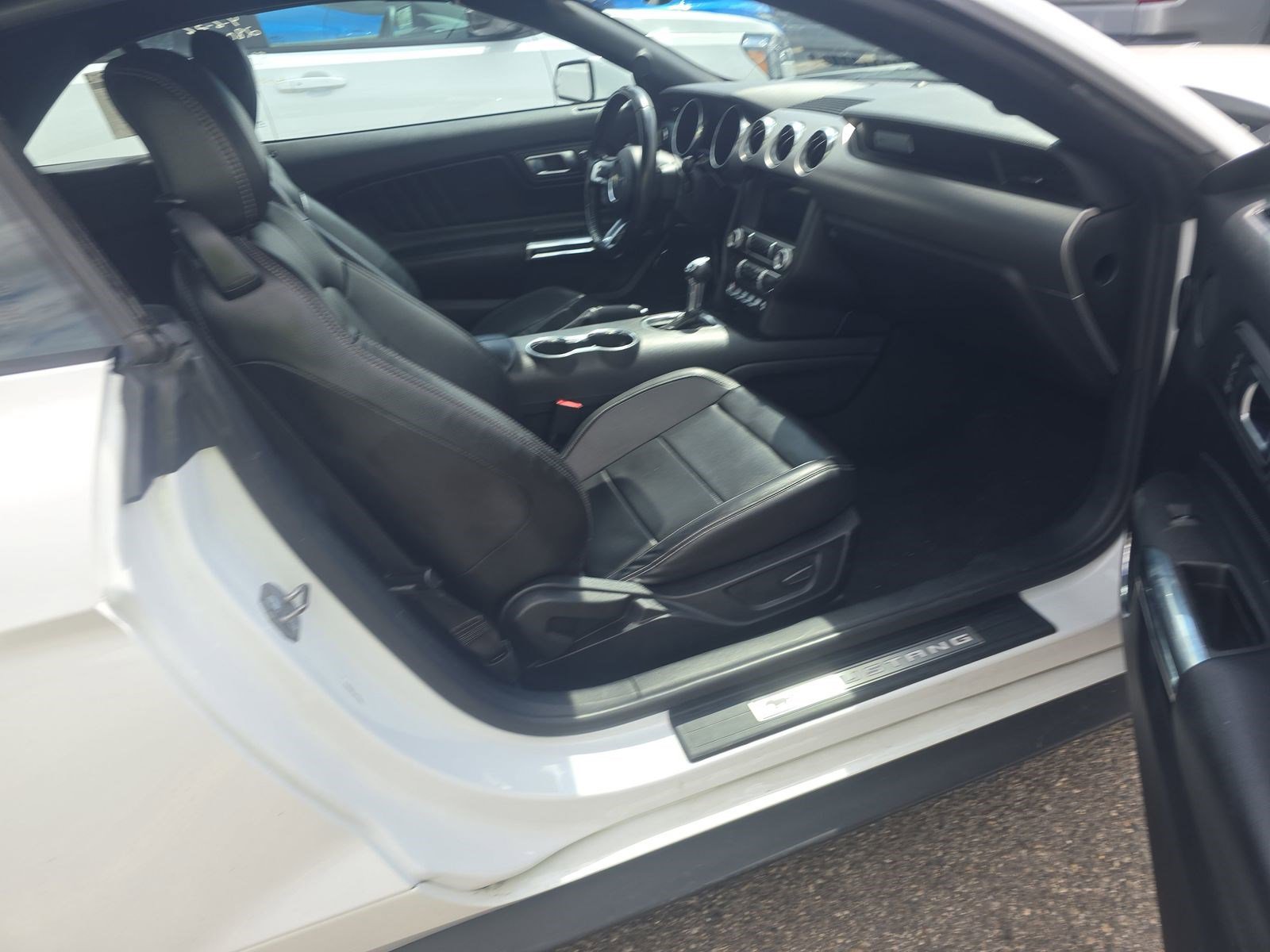 Used 2022 Ford Mustang Premium image 11