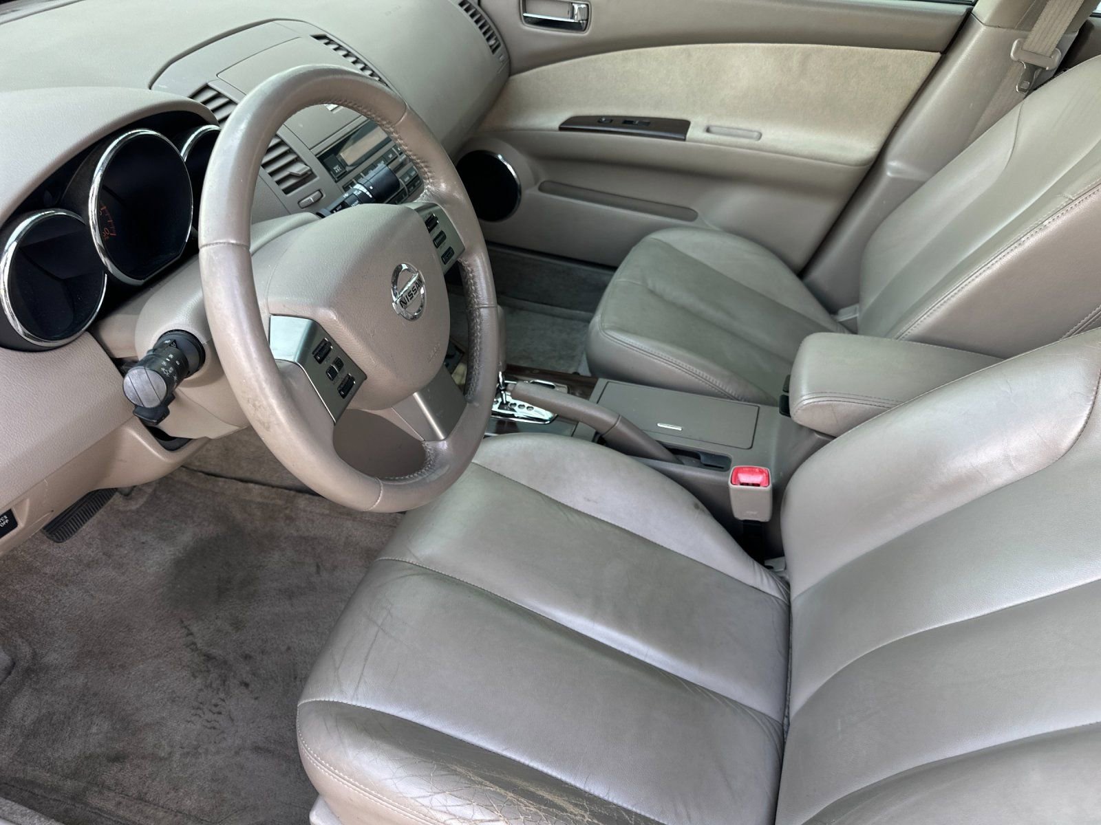 Used 2006 Nissan Altima 3.5 SE w/ (X01) Leather Pkg FWD image 9