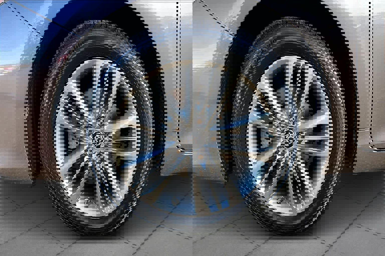 Used 2016 Toyota Camry SE image 11