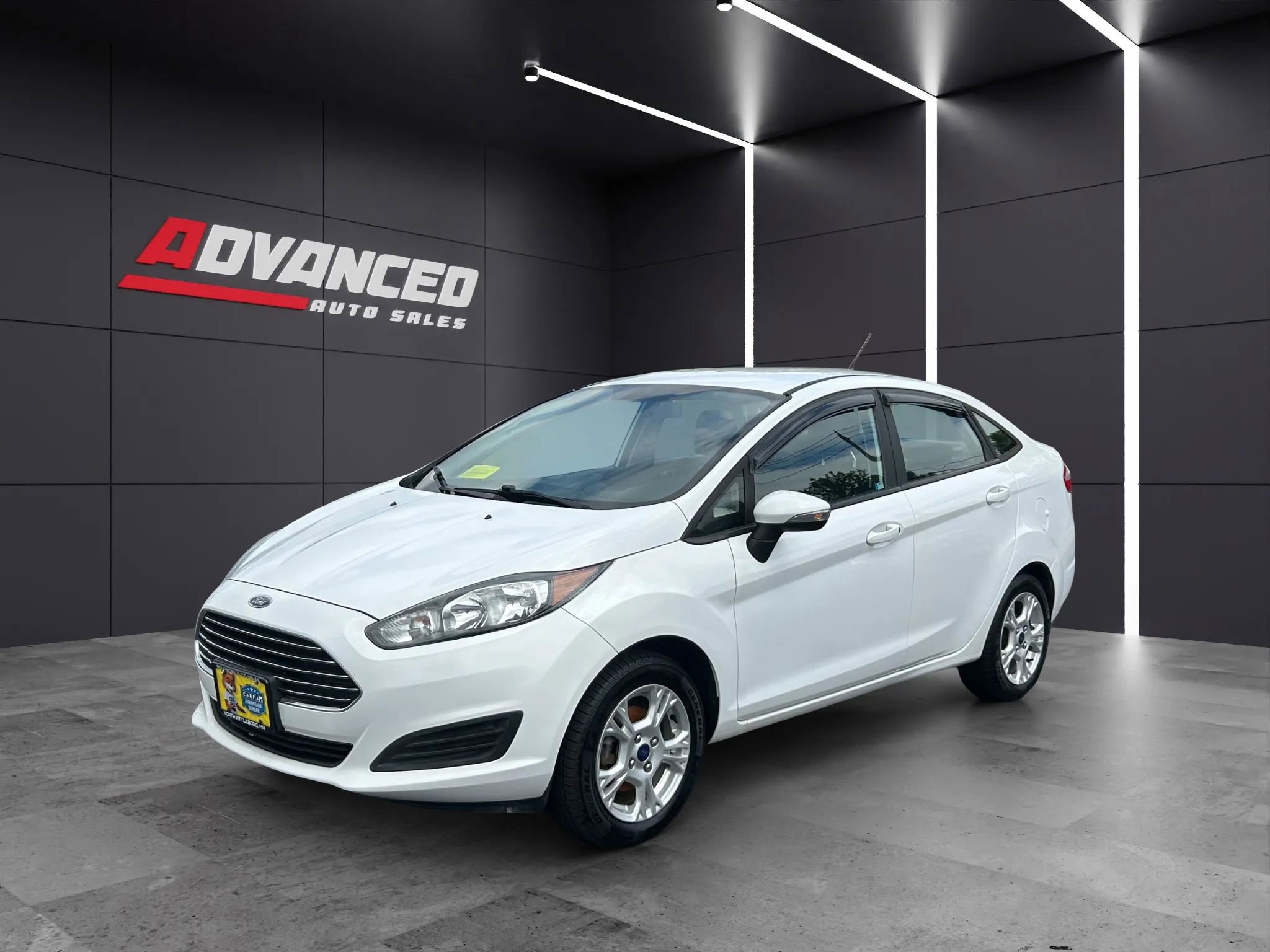 Used 2016 Ford Fiesta SE w/ Cold Weather Package image 3