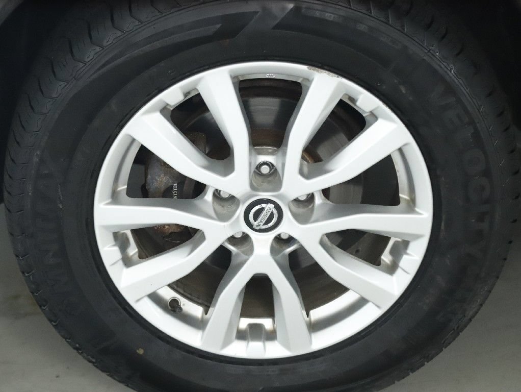Used 2017 Nissan Rogue SV w/ SV Premium Package AWD/4WD image 37