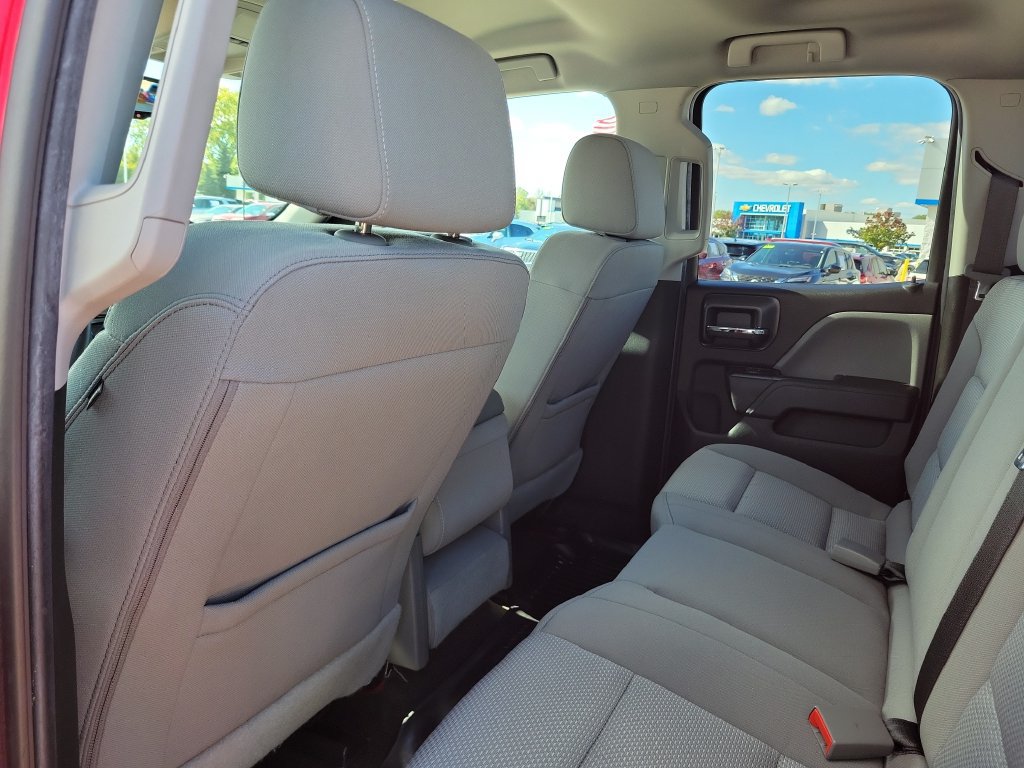 Used 2018 Chevrolet Silverado 1500 Custom w/ Custom Convenience Package AWD/4WD image 28