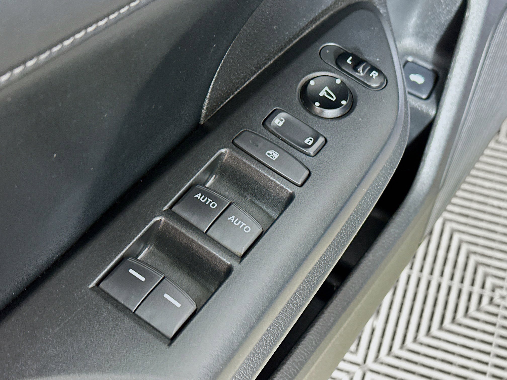 Used 2021 Honda Insight Touring image 18