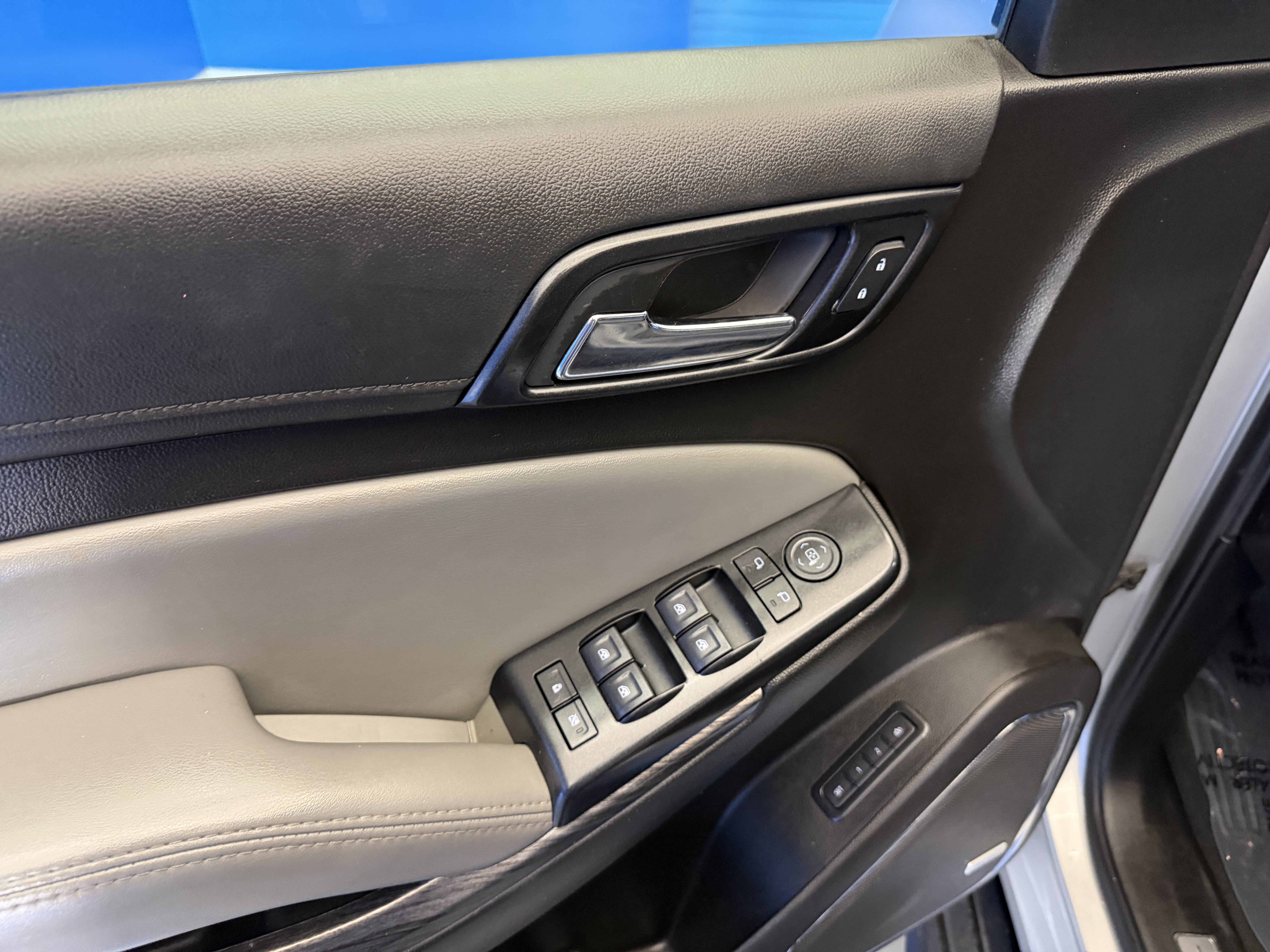Used 2019 Chevrolet Suburban LT AWD/4WD image 10