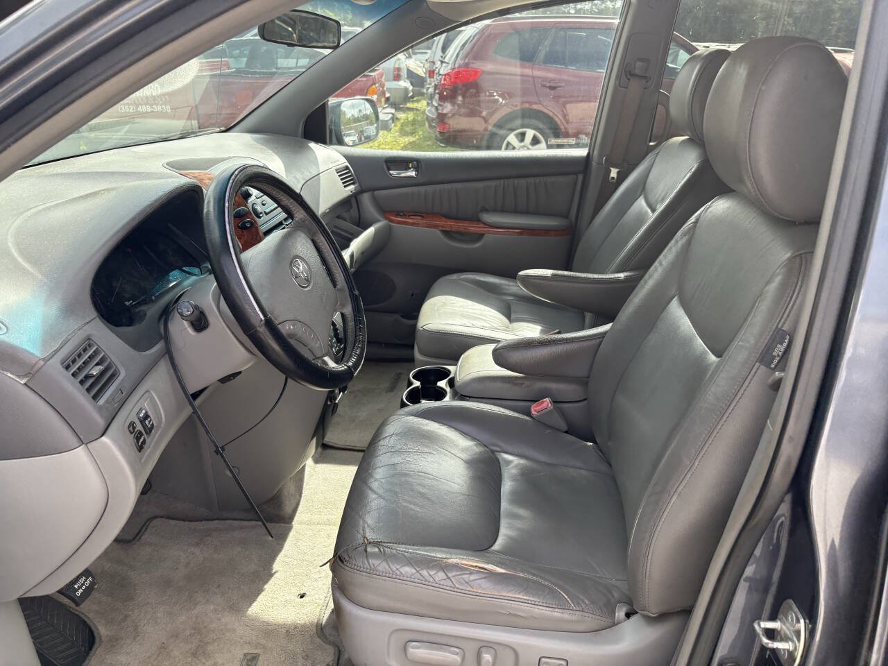 Used 2009 Toyota Sienna XLE FWD image 12